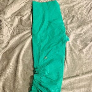 Green stretchy wide and high waist workout Capris